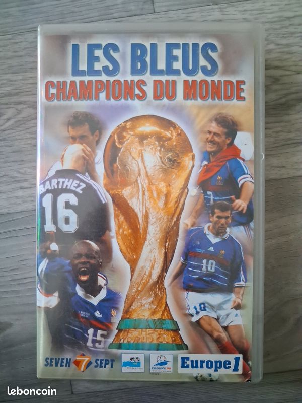 Cassette vidéo les Bleus champion du monde de 98 (image 1)