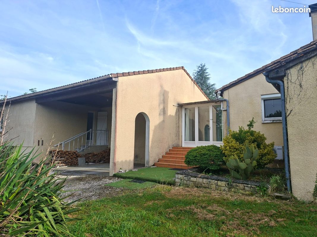 Maison 8 pièces 239 m² · à Sainte-Colombe · 239 m² · 255 000 €