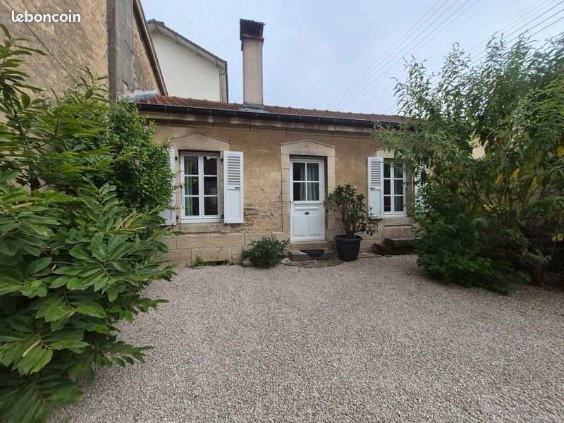Maison 12 pièces 335 m² · à Poligny · 335 m² · 595 000 €