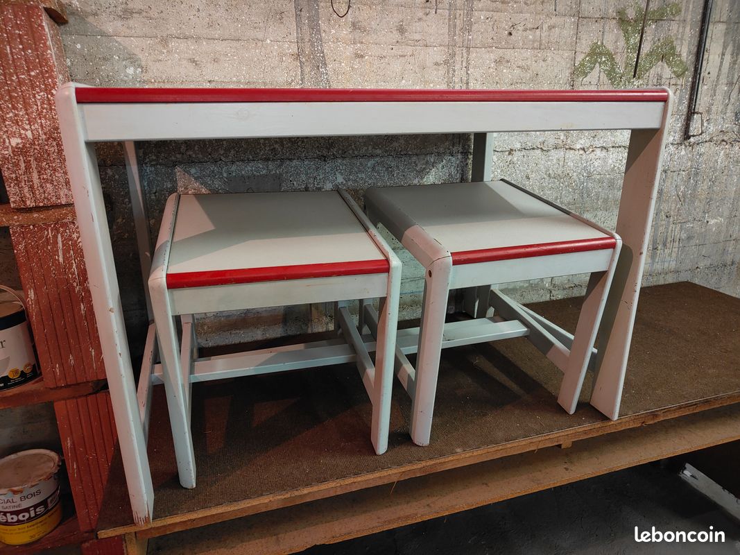Joli petit Bureau Rouge & Blanc, petit prix (image 1)