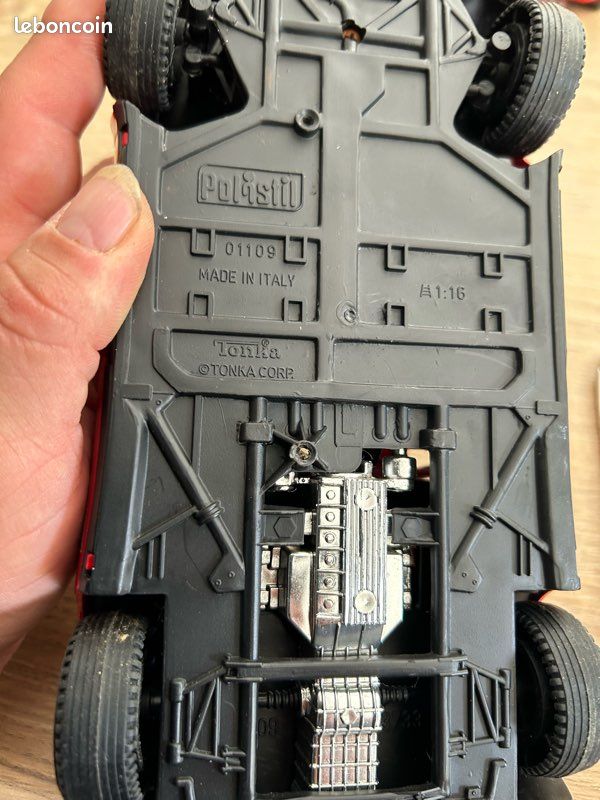 Voiture miniature Ferrari rouge testa rossa bburago italy 1/18 (image 6)
