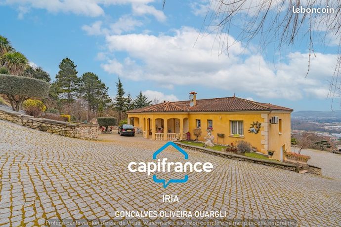 Maison 5 pièces 180 m²