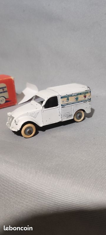 Miniature JRD N°111 - Citroën 2 CV Camionnette (version Rare) - Échelle 1/43