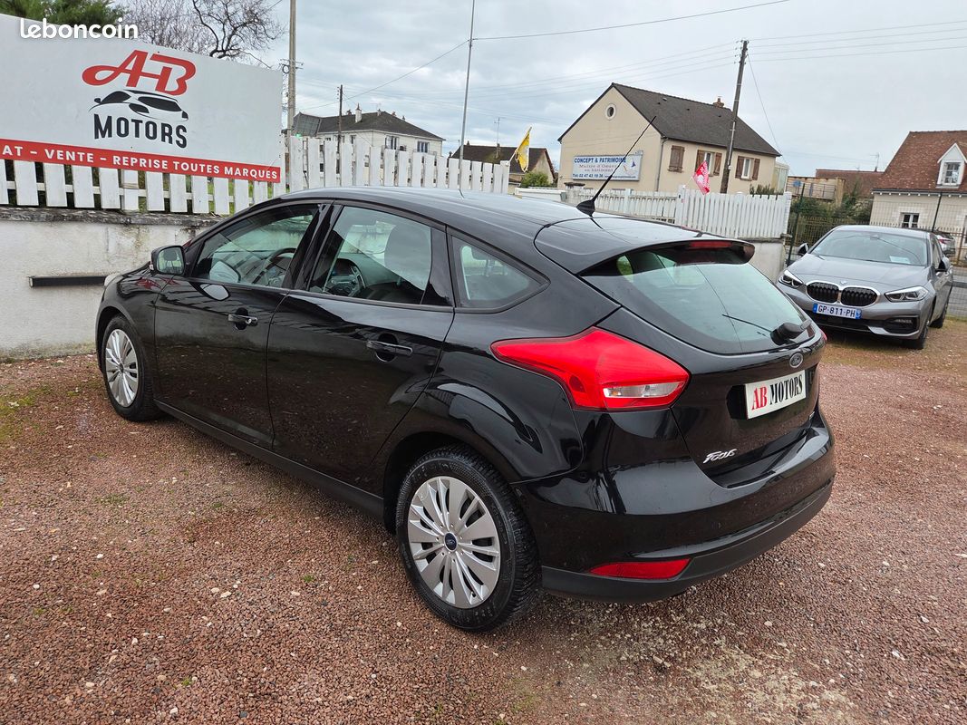Ford Focus III EcoBoost 125CH Trend S&S (image 3)