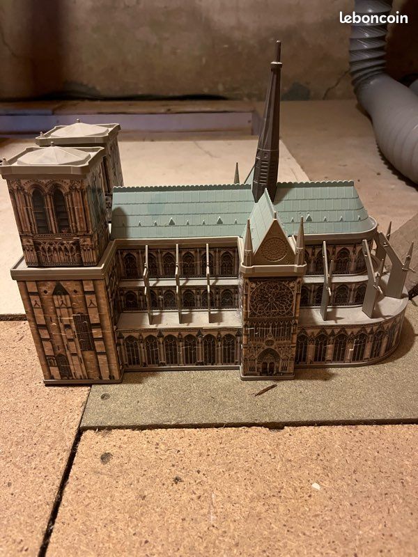 Notre dame construite (image 1)