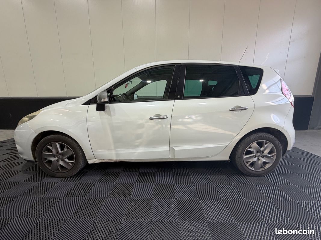 RENAULT SCENIC III dCi 130 FAP Energy eco2 Expression (image 11)