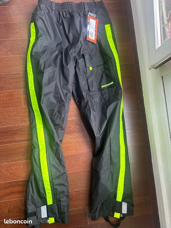 Surpantalon moto pantalon de pluie neuf BERING taille M