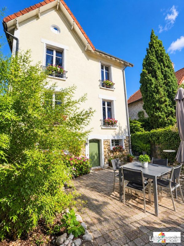 Maison 5 pièces 98 m² · à Quincy-sous-Sénart · 98 m² · 335 000 €