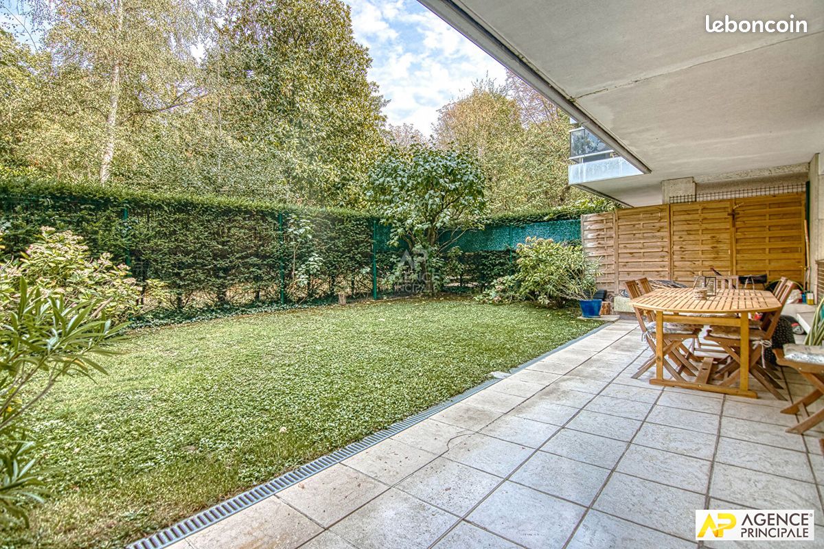 Appartement 6 pièces 127 m² · à Versailles · 127 m² · 870 000 €