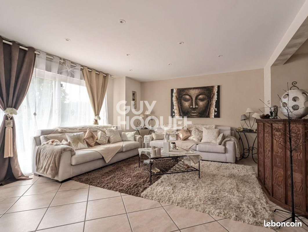 Maison 8 pièces 232 m² · à Chevigny-Saint-Sauveur · 232 m² · 605 000 €