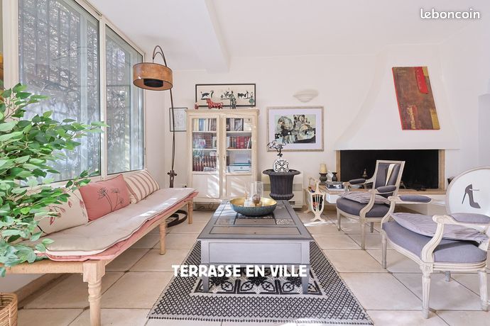 https://img.leboncoin.fr/api/v1/lbcpb1/images/c4/2d/00/c42d003bcf4927d6f5ad9c4de52b4a5ff195649e.jpg?rule=ad-image