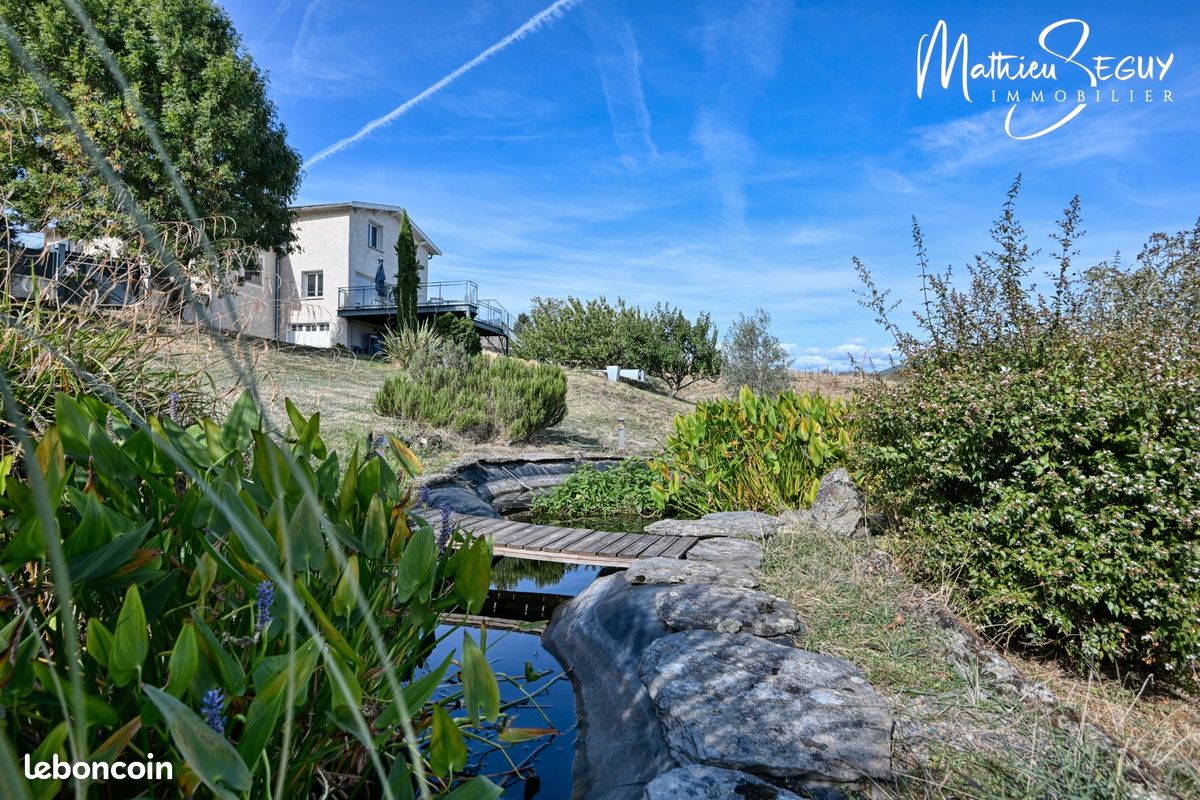 Maison 7 pièces 166 m² · à Thurins · 166 m² · 530 000 €