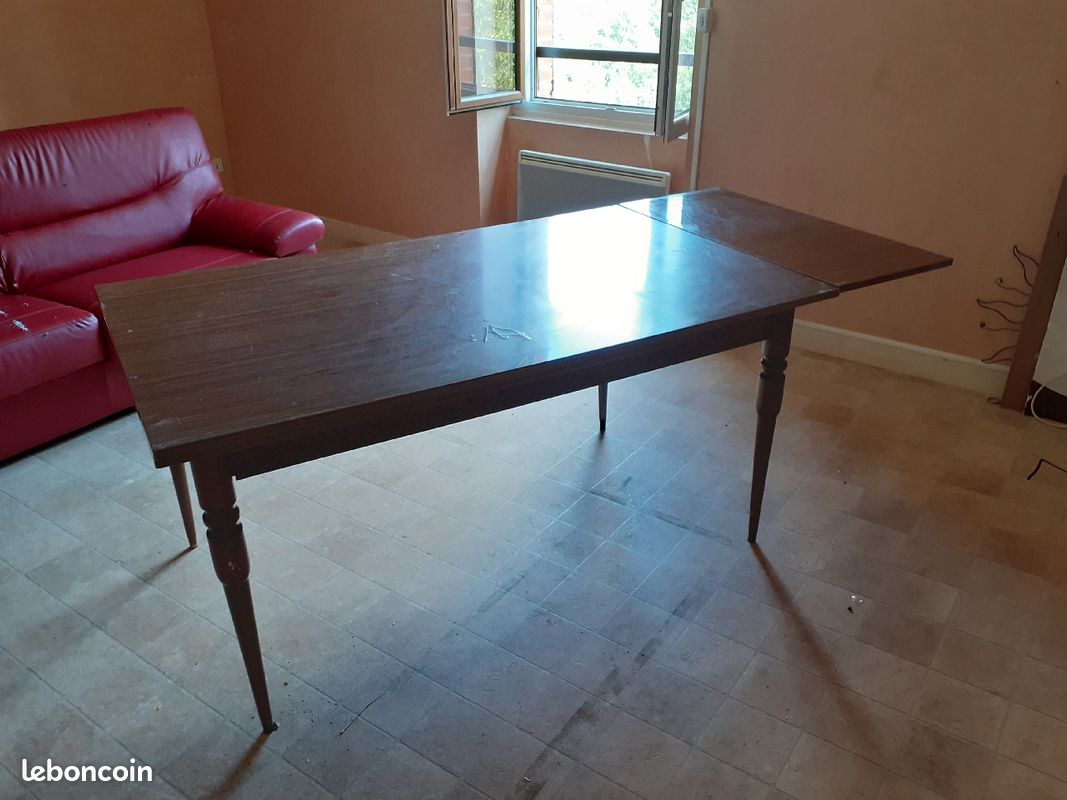 Grande table (image 1)