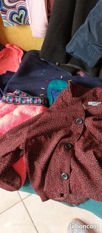 Lots de vêtements fille 11/12 ans (image 5)