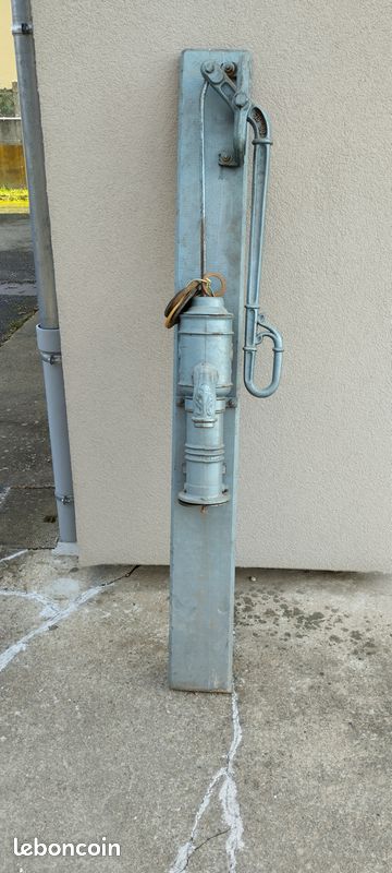Pompe à Eau Ancienne Fonte (1900) (image 3)