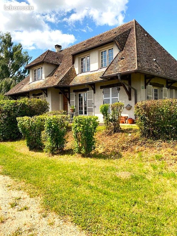 Maison 6 pièces 166 m² · à Replonges · 166 m² · 329 000 €