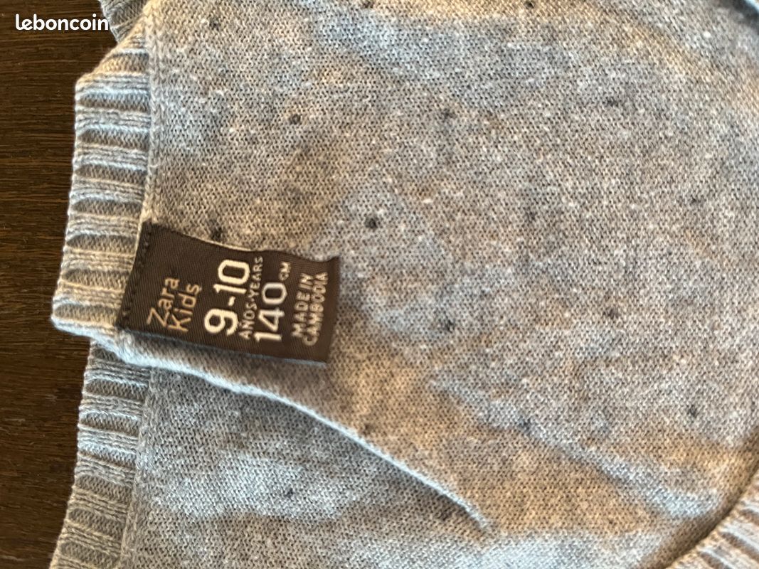 TOP GILET EN MAILLE À PLIS À LA TAILLE - Blanc | ZARA France