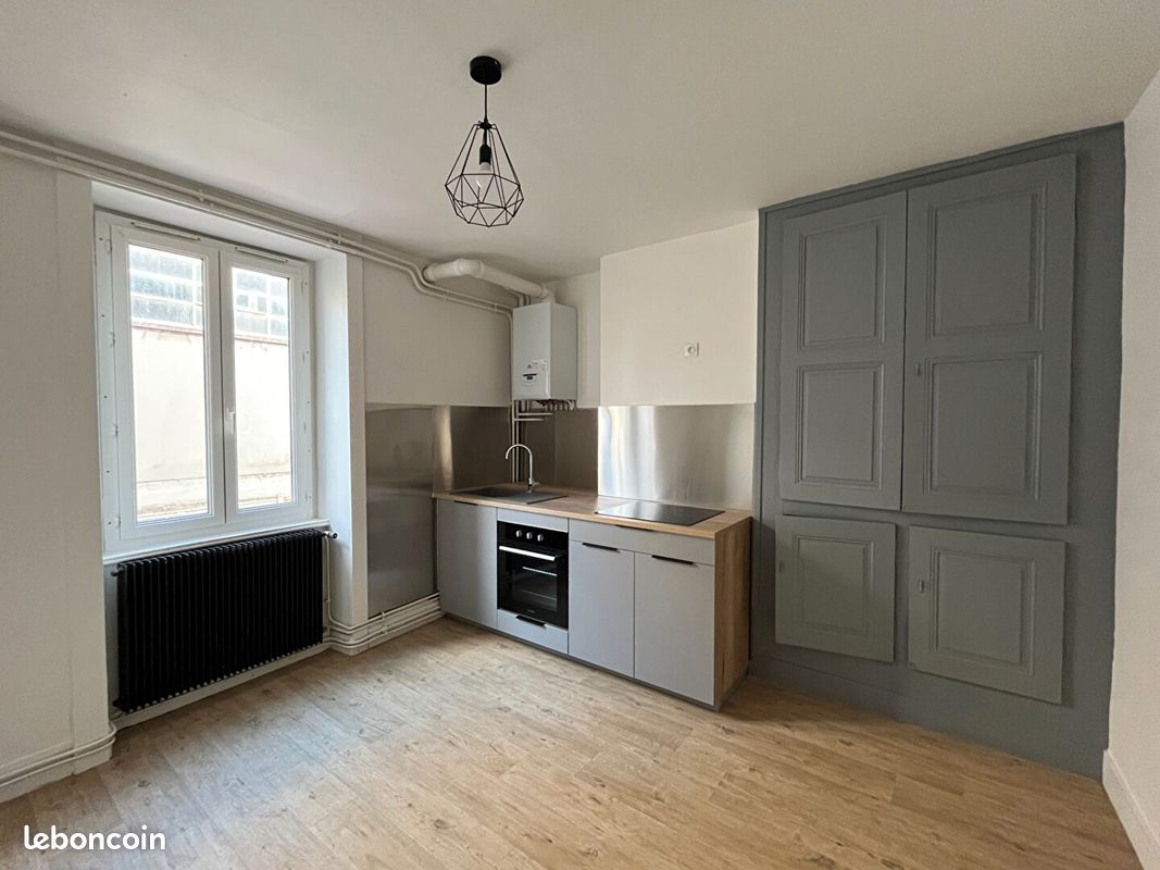 Appartement 3 pièces 67 m² · à Thiers · 67 m² · 550 €/mois