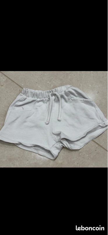 1 short rouge de marque JACADI et un short blanc de marque ZARA pour fille, taille 4 ans (image 4)