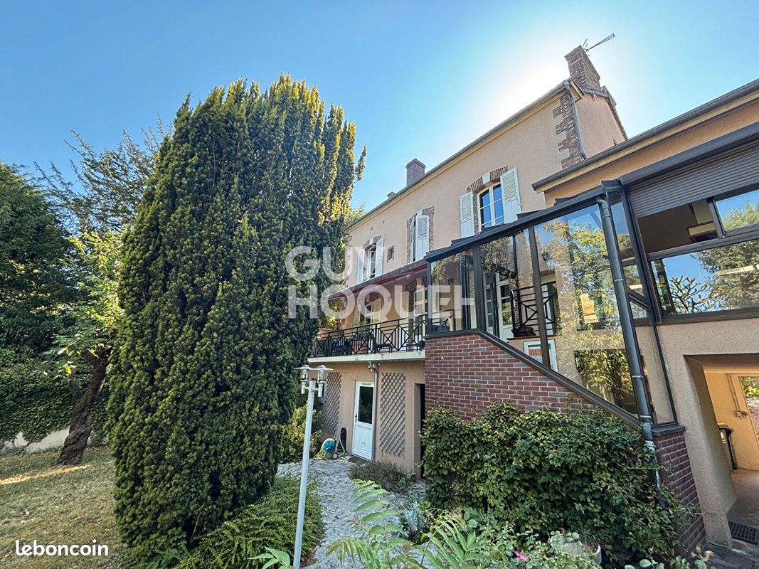 Maison 8 pièces 278 m² · à Auxerre · 278 m² · 568 000 €