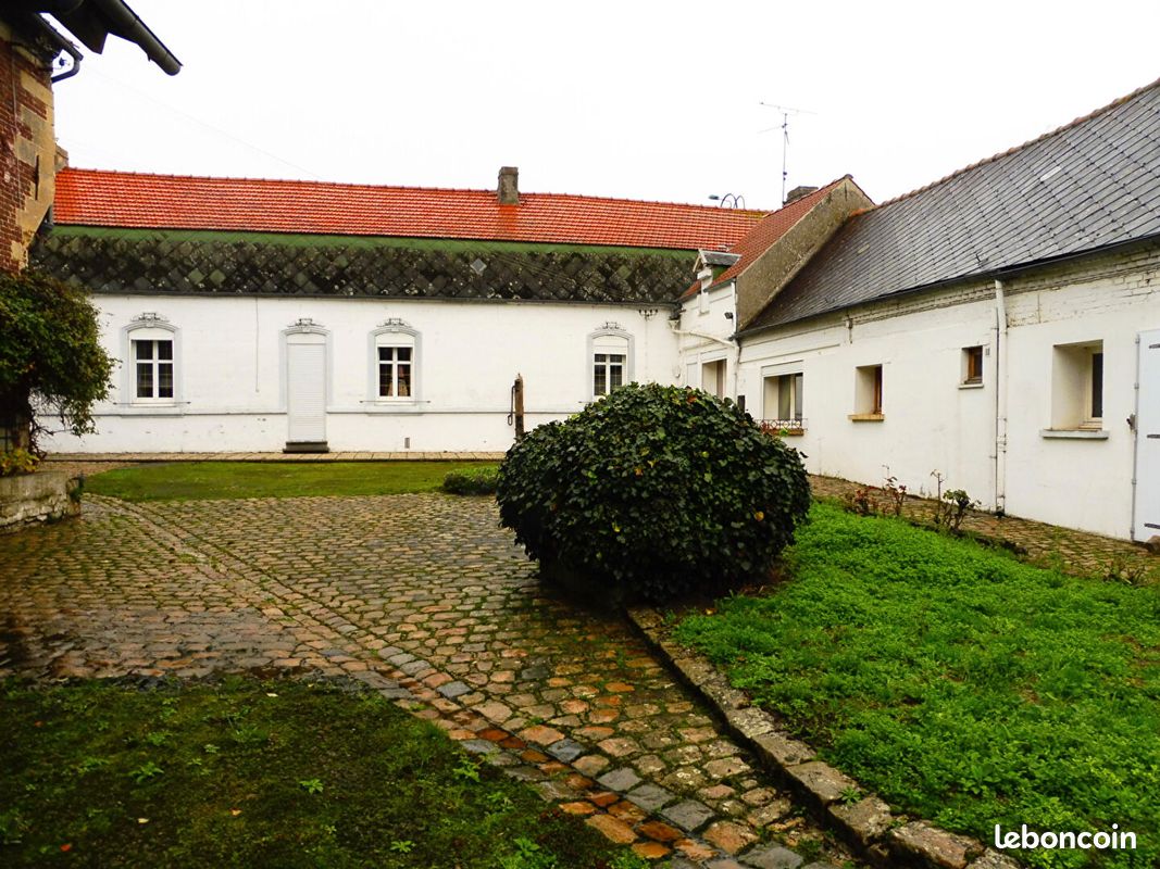 Maison 11 pièces 163 m² · à Thiant · 163 m² · 233 000 €