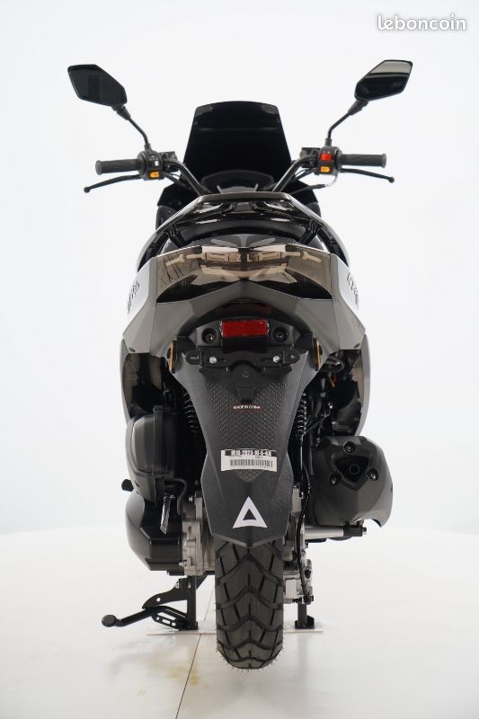 Scooter Neuf Jm Motors GTR 125 Démarrage sans clé Garantie 2 ans Motos