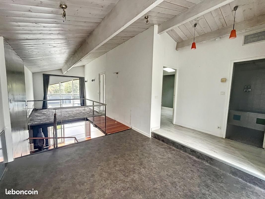 Maison 5 pièces 220 m² - La Rochelle 17000 (image principale 9)