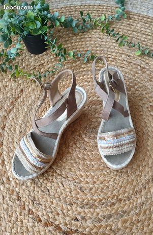 Sandales Plateforme Compensée Qupid – Turquoise, Pointure US 7.5, Occasion Excellent état