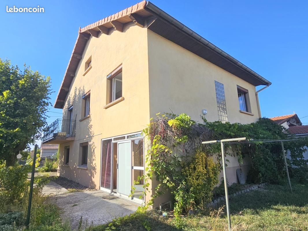Maison 7 pièces 141 m² · à Chambaron sur Morge · 141 m² · 219 900 €