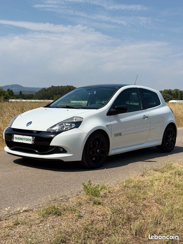 RENAULT Clio 3 RS CUP 2.0 atmosphérique 16v 203ch / garantie 12 mois / 3 eme mains depuis 2014 (image 1)