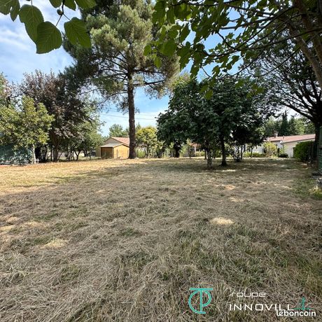 Terrain 843 m² MONTBERON