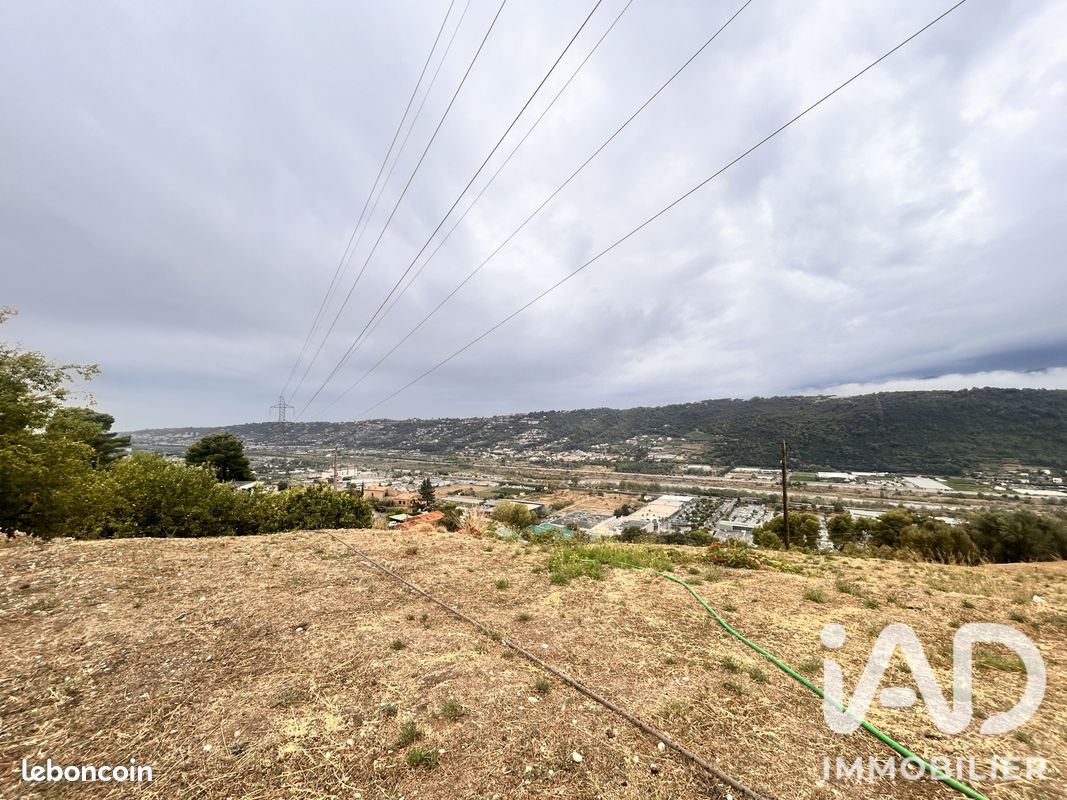 Terrain 1963 m² · à Nice · 1 963 m² · 499 000 €