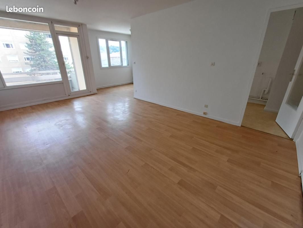 Appartement 3 pièces 74 m² · à Bourgoin-Jallieu · 74 m² · 119 000 €