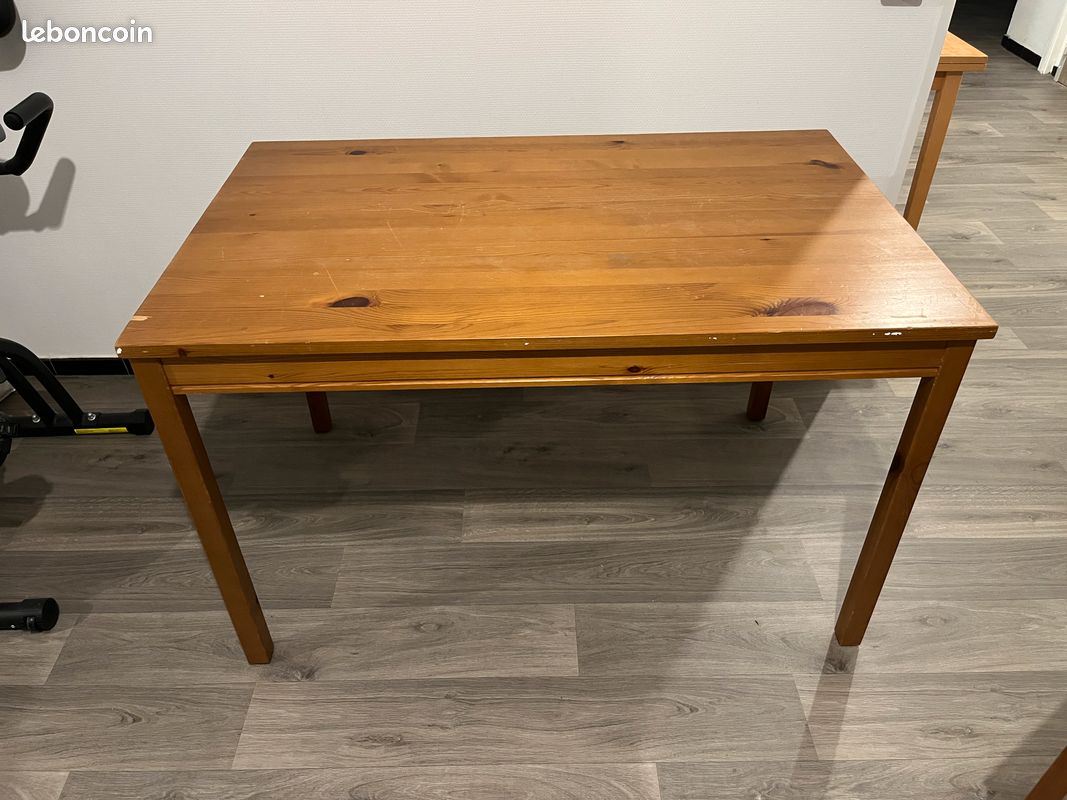 Table en bois Ikea + 4 chaises (image 1)