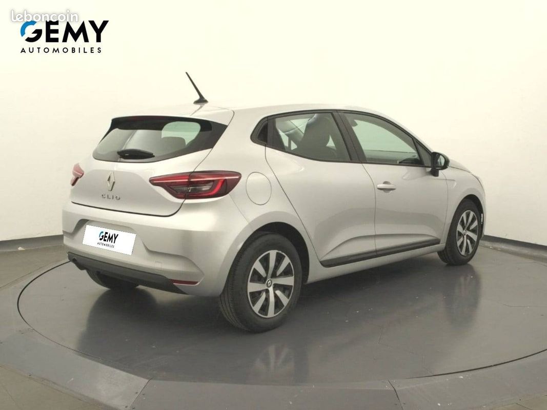 RENAULT Clio TCe 90 Equilibre (image 18)