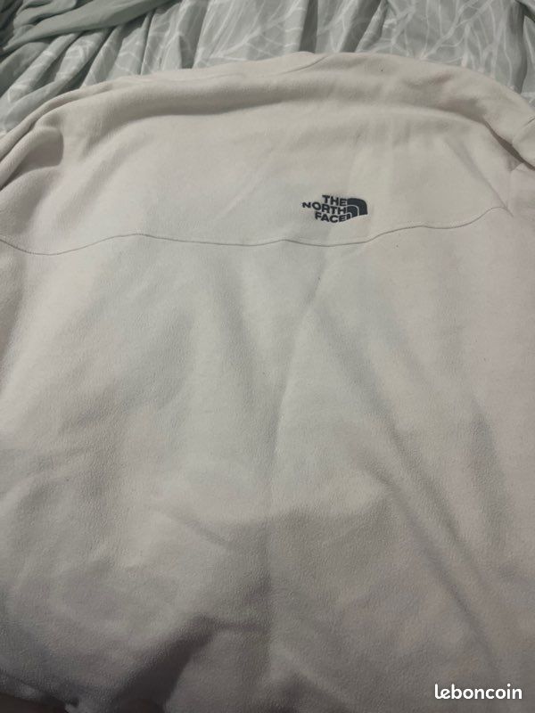 Pull northface blanc et écriture noir (image 2)