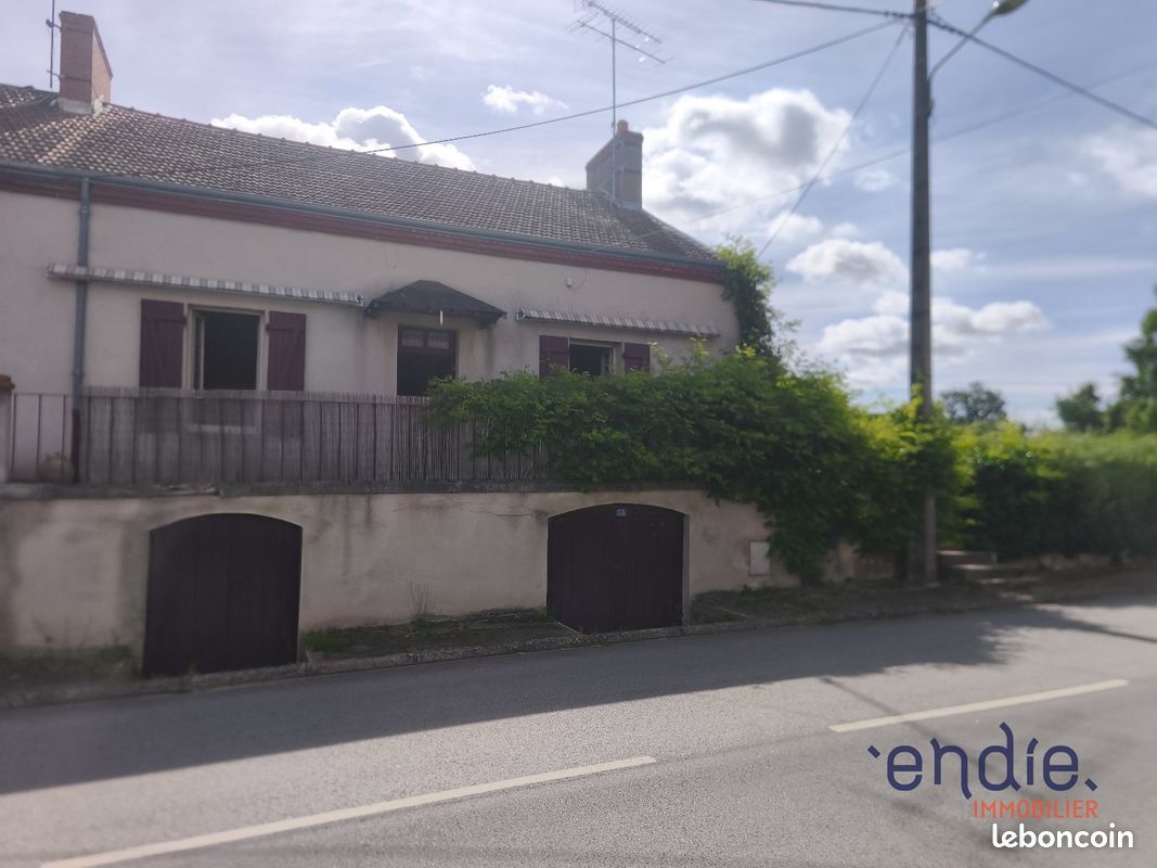 Maison 3 pièces 74 m² · à Villefranche-d'Allier · 74 m² · 43 500 €