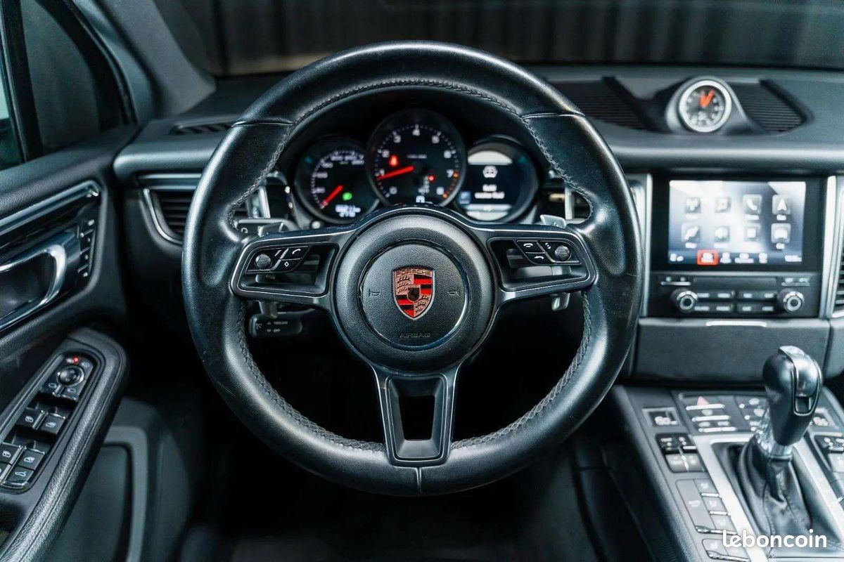 Porsche Macan 2.0 252 ch PDK * Toit Panoramique * Volant Chauffant * Sièges Ventilés * Cuir Noir * Caméra * LED (image 18)