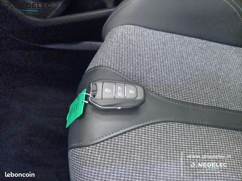 Peugeot 3008 HYBRID 225ch Allure Business e-EAT8 10cv (image 14)