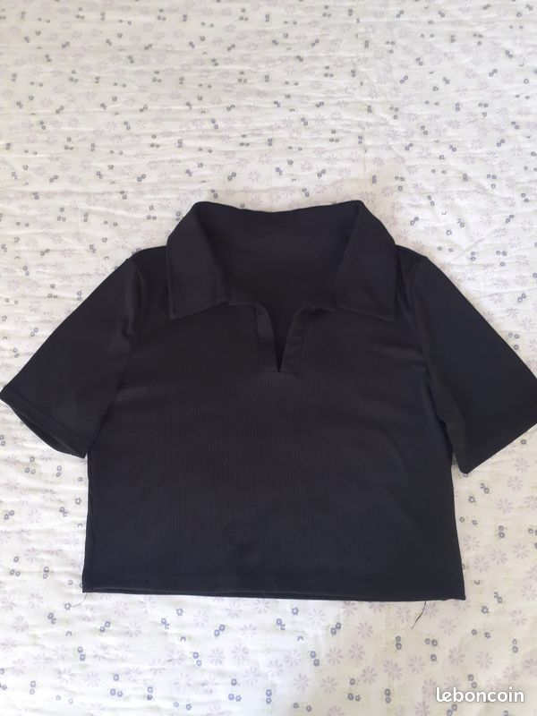 T shirt (image 1)