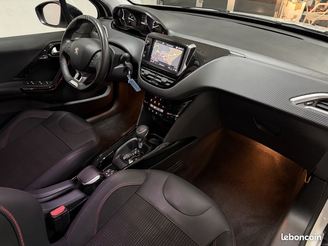 PEUGEOT 2008 Gt-Line 1.2i 110 EAT6 Boite AUTO LCA87 (image 4)
