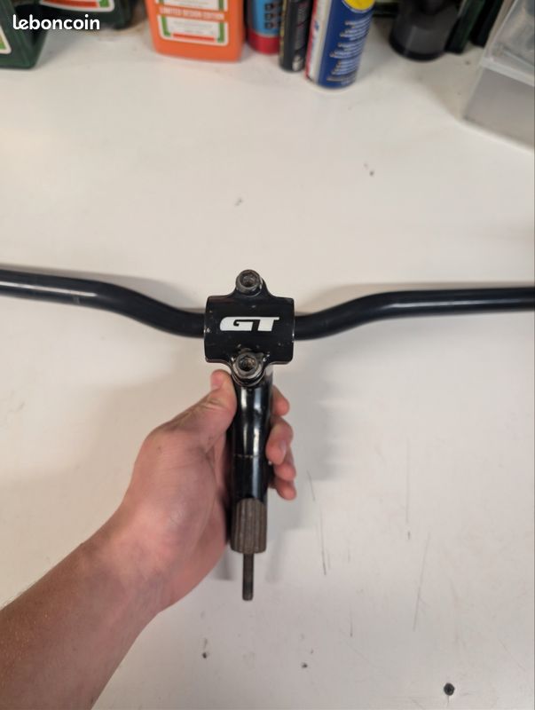 Cintre plat VTT - diamètre 25,4 mm - 560 mm