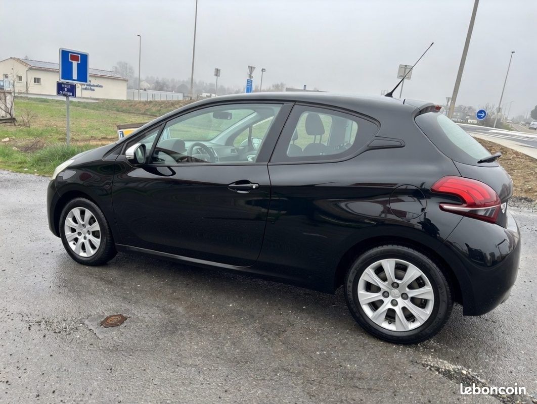 Peugeot 208 1.2 vti 68ch like 3p 2017 (image 3)