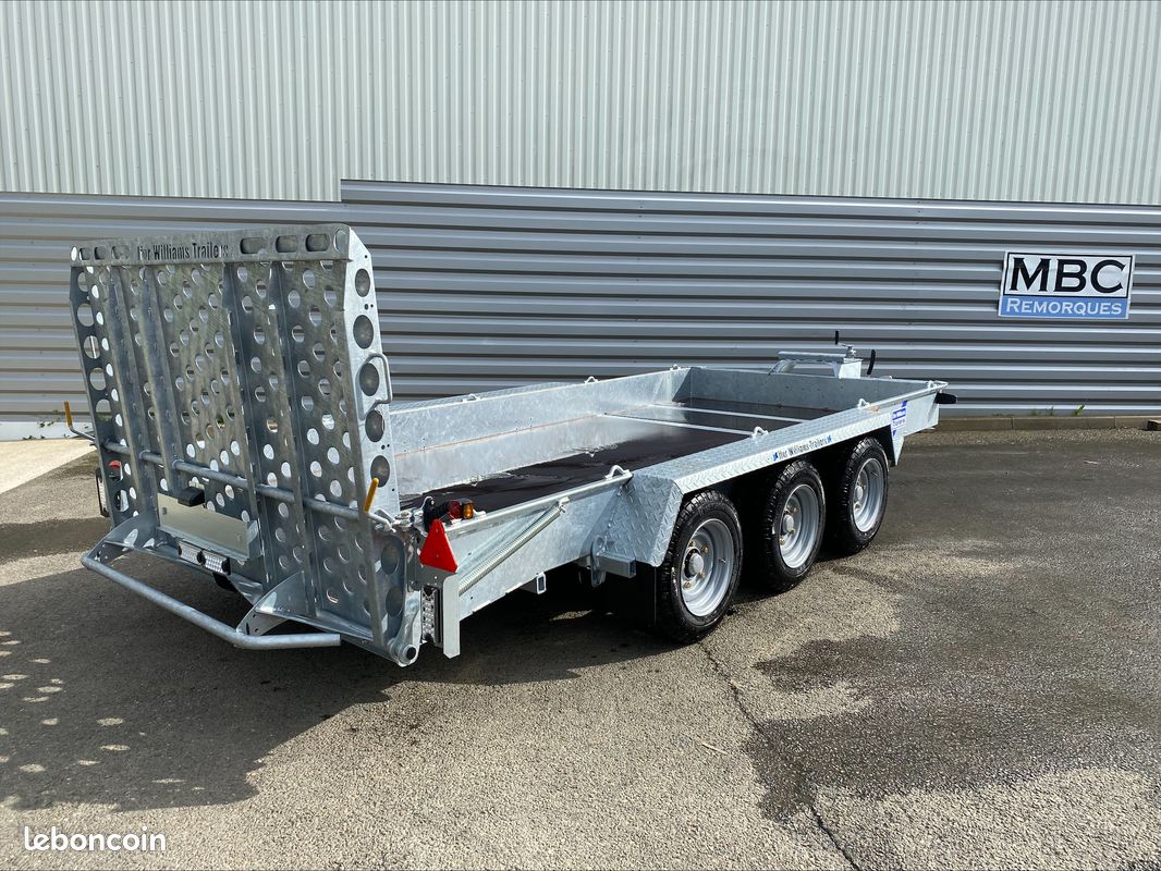Votre magasin MBC REMORQUES Vous propose un porte engins ifor williams gh 146 3 essieux disponible (image 5)