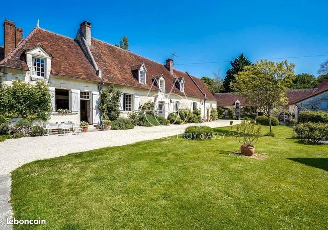Longère 16 pièces 1 600 m²
