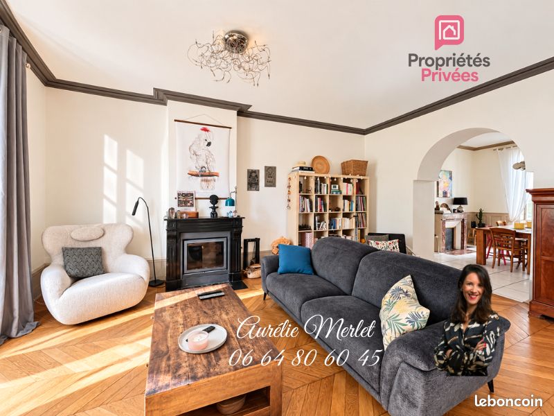 Maison 8 pièces 220 m² · à Riom · 220 m² · 599 900 €