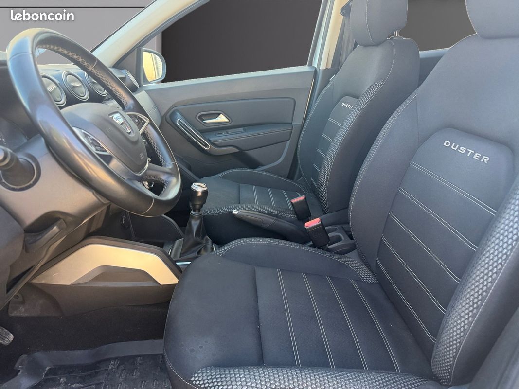 DACIA DUSTER dCi 115 4x4 Prestige excellent état gps attelage remorque caméra de recul garantie 12 mois (image 10)
