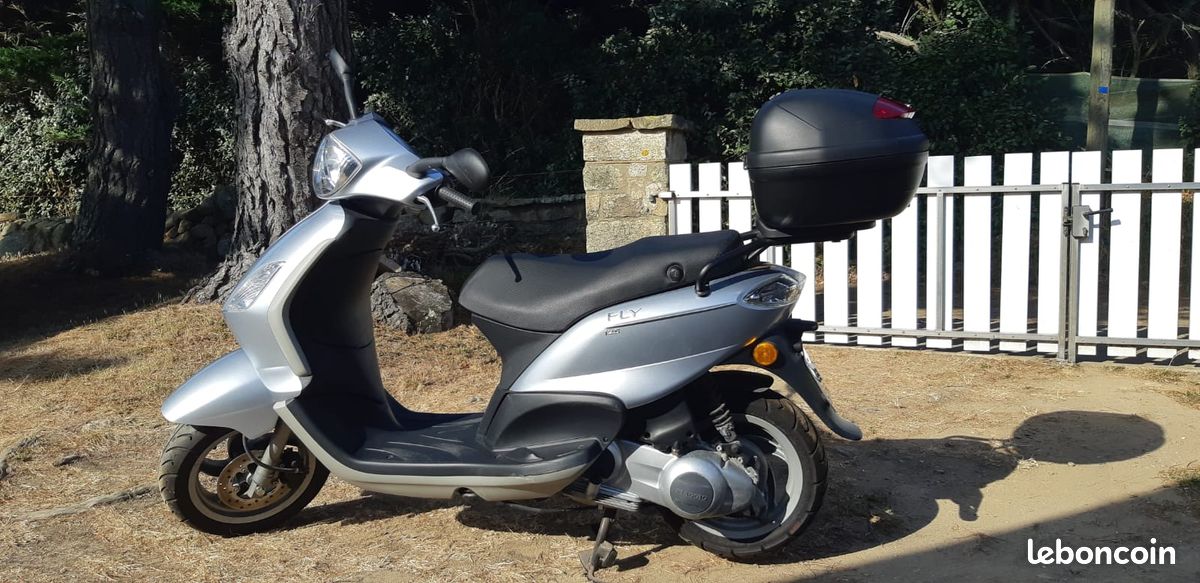 Scooter Piaggio 125cm3 quasi neuf (image 2)
