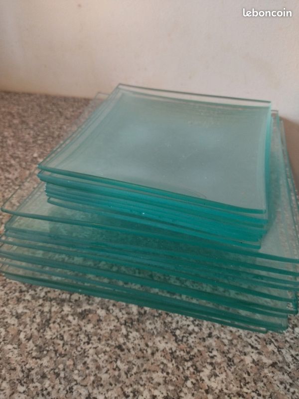19 assiettes en verre (image 2)