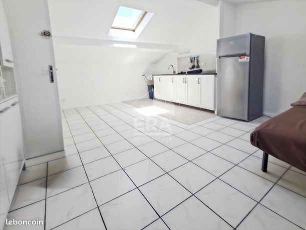 Studio 1 pièce 24 m² — 2